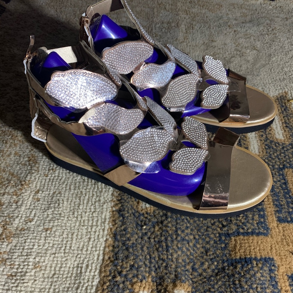 Flower sandals
